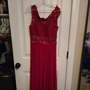 Elegant Red Lace & Chiffon Evening Gown